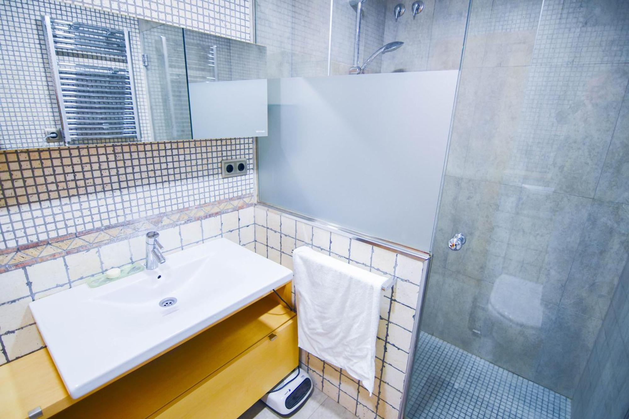 Touch The Sky Apartment L'Hospitalet de Llobregat Exterior photo